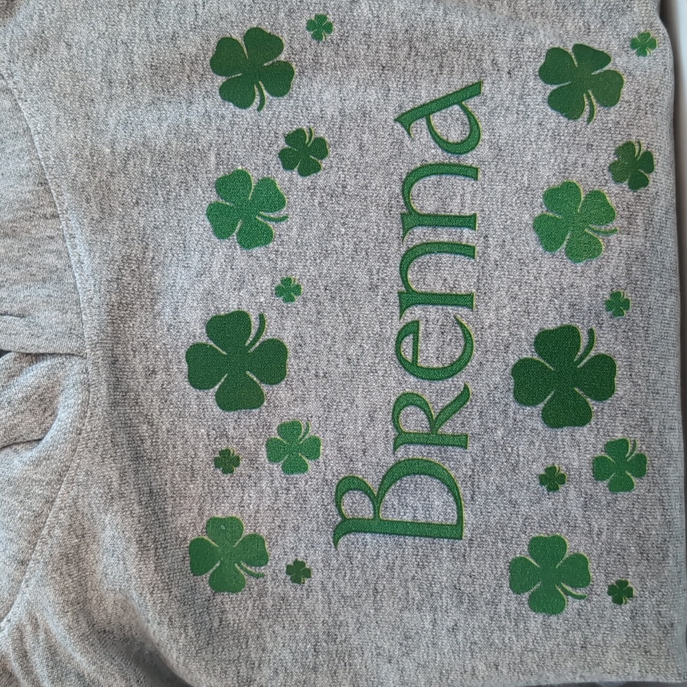 New Brenna lucky clover sweatshirt youth small